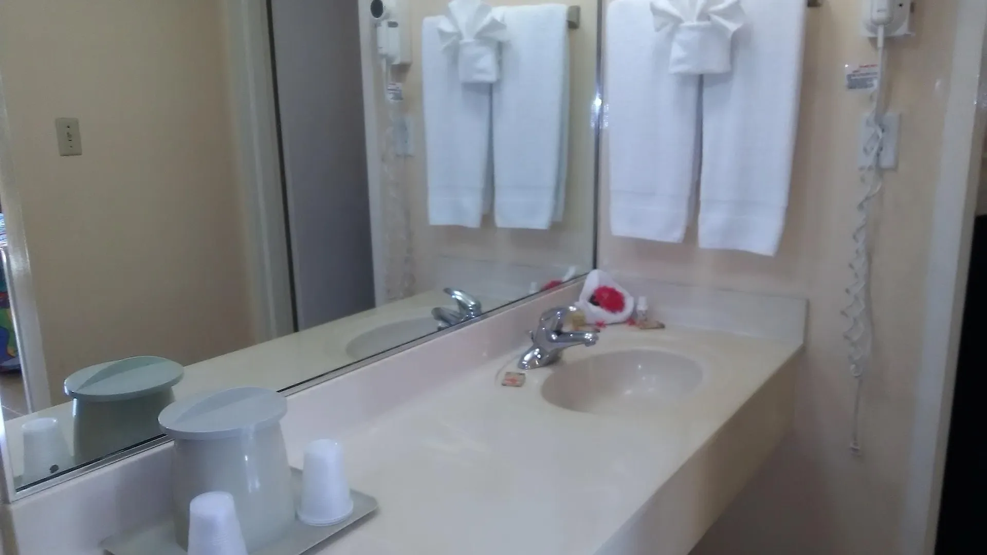 Royal Islander Hotel 프리포트 시티